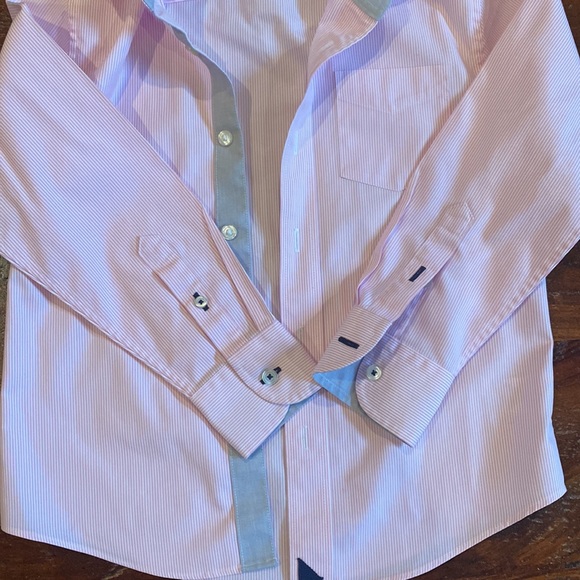 UNTUCKit youth button down shirt. Great condition. - Picture 3 of 3